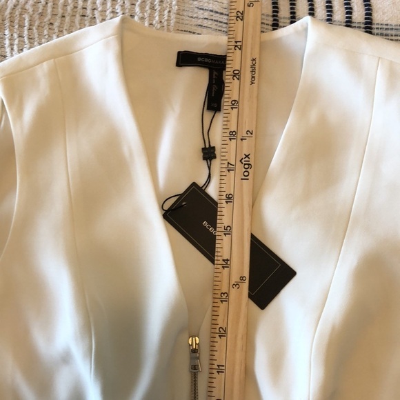 NWT BCBG Maxazria Womens Peplum Top Sz XS Off White Cut outs Zip Up Casual Flaw - Picture 8 of 8